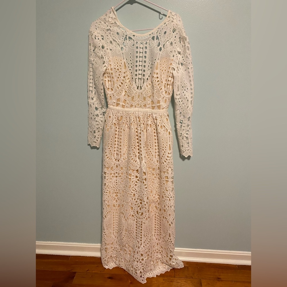 Elegant Lace Midi Dress in Cream